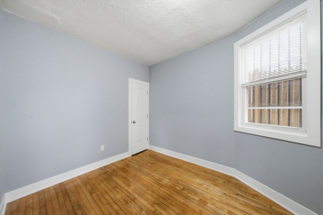 2050 N Kenneth Avenue, Chicago, IL 60639