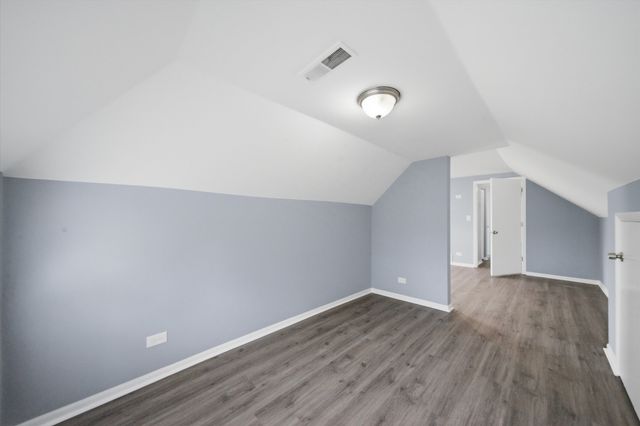2050 N Kenneth Avenue, Chicago, IL 60639