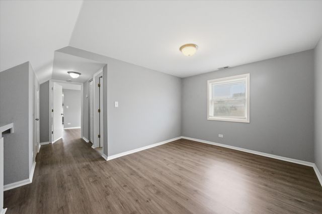 2050 N Kenneth Avenue, Chicago, IL 60639