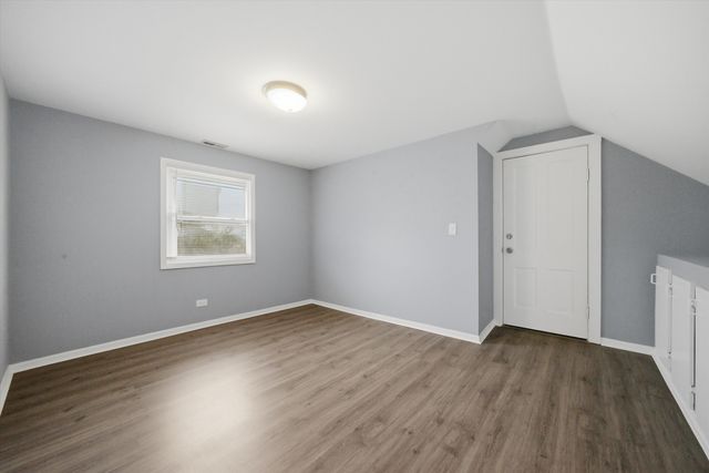 2050 N Kenneth Avenue, Chicago, IL 60639