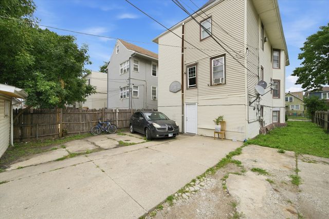 2050 N Kenneth Avenue, Chicago, IL 60639