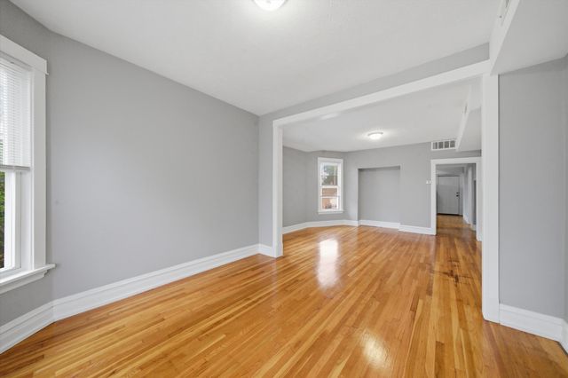 2050 N Kenneth Avenue, Chicago, IL 60639