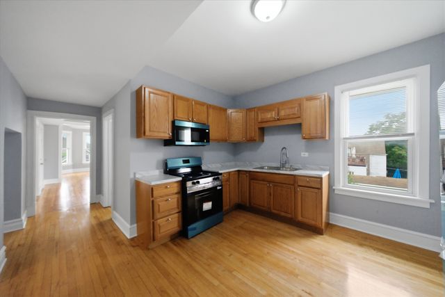 2050 N Kenneth Avenue, Chicago, IL 60639