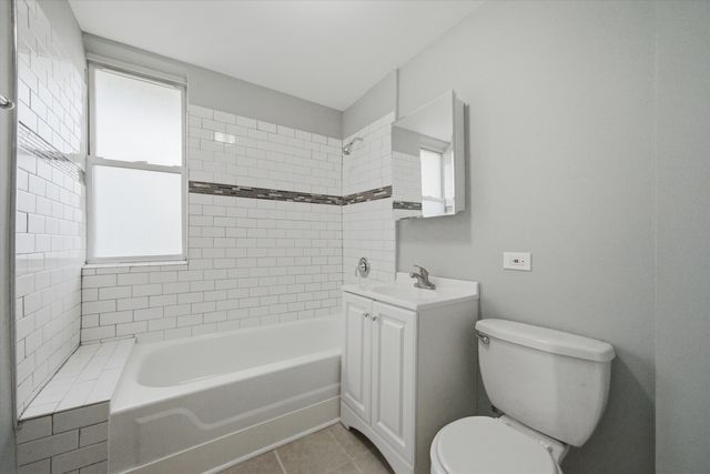 2050 N Kenneth Avenue, Chicago, IL 60639