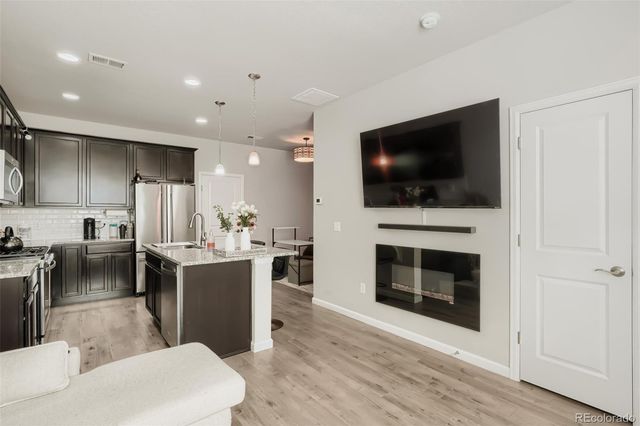 15476 W 64th Loop B, Arvada, CO 80007