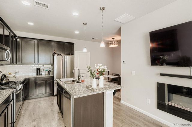 15476 W 64th Loop B, Arvada, CO 80007