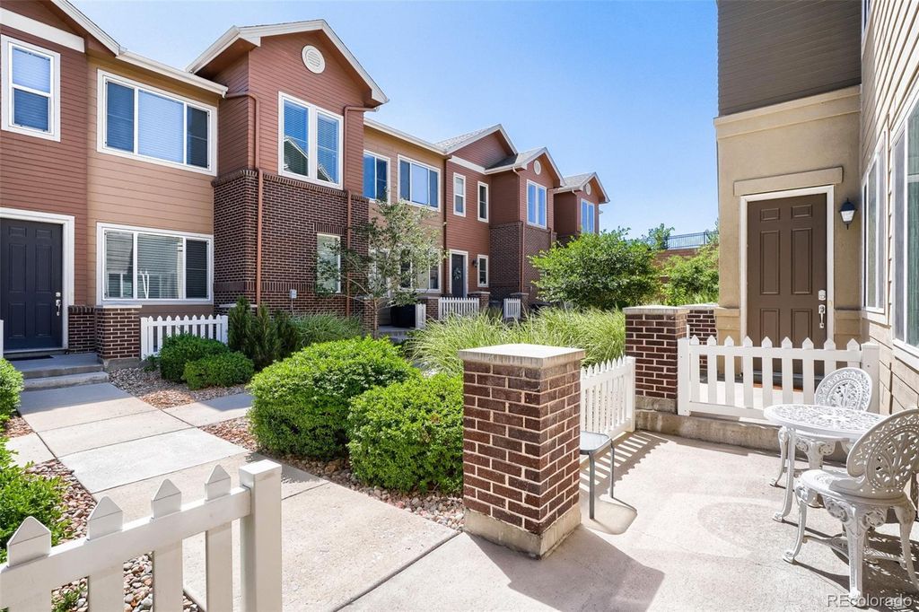 15476 W 64th Loop B, Arvada, CO 80007