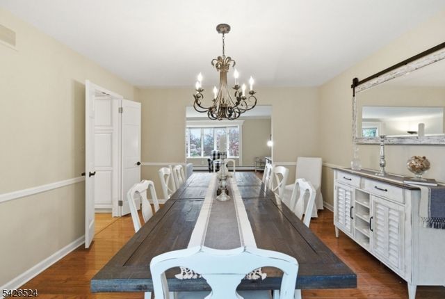 15 Sunrise Cir, Clinton Twp., NJ 08809