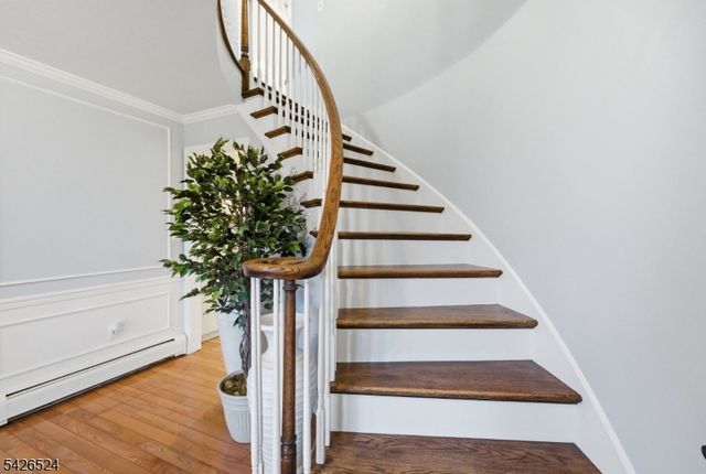 15 Sunrise Cir, Clinton Twp., NJ 08809