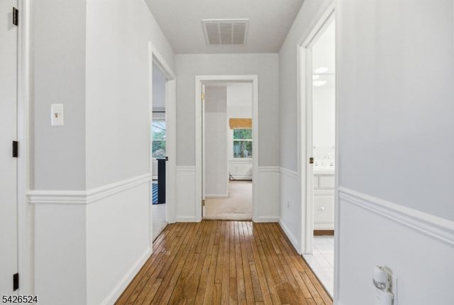 15 Sunrise Cir, Clinton Twp., NJ 08809