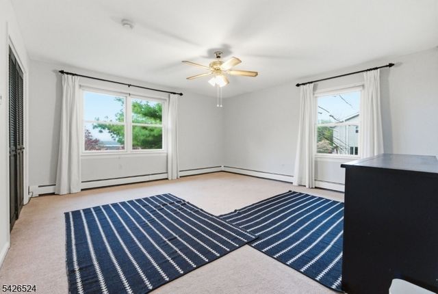 15 Sunrise Cir, Clinton Twp., NJ 08809