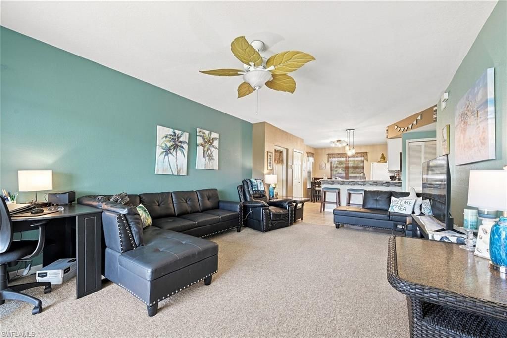 Image 11 of property listing at 406 SW 3rd ST 102, Cape Coral, FL 33991