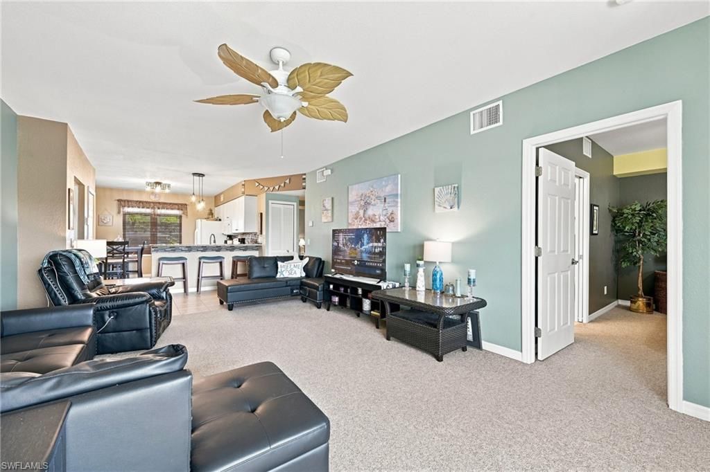 Image 12 of property listing at 406 SW 3rd ST 102, Cape Coral, FL 33991