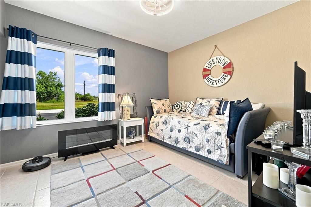 Image 18 of property listing at 406 SW 3rd ST 102, Cape Coral, FL 33991