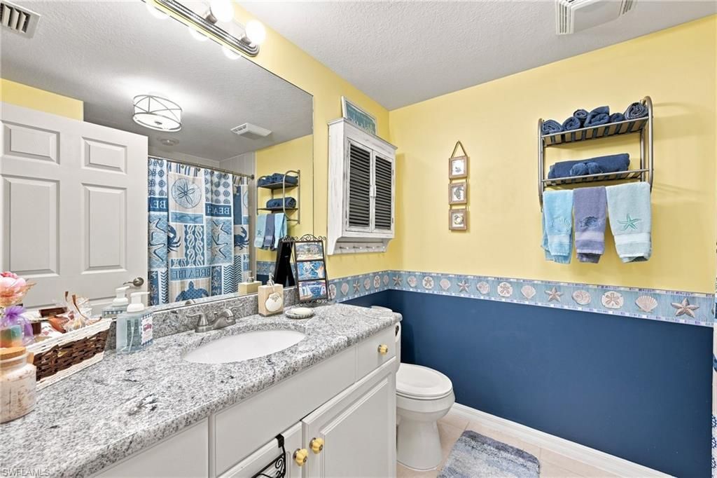 Image 20 of property listing at 406 SW 3rd ST 102, Cape Coral, FL 33991