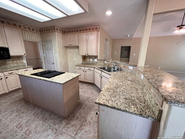 18123 BROOKWOOD FRST, San Antonio, TX 78258