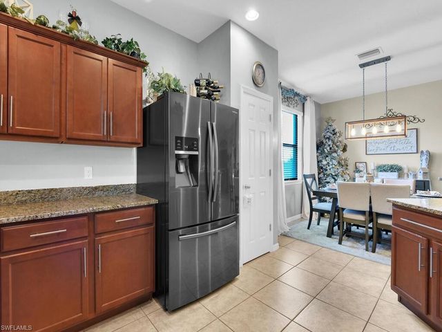 821 SW 17th ST, Cape Coral, FL 33991