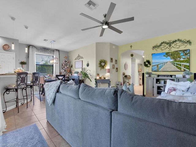 821 SW 17th ST, Cape Coral, FL 33991