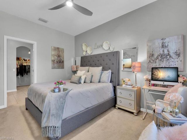 821 SW 17th ST, Cape Coral, FL 33991