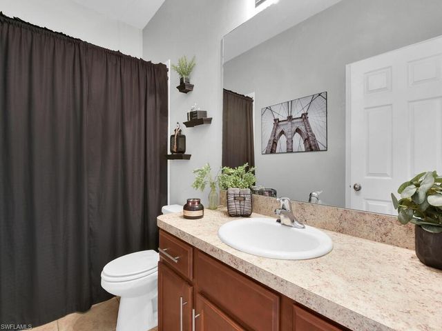 821 SW 17th ST, Cape Coral, FL 33991