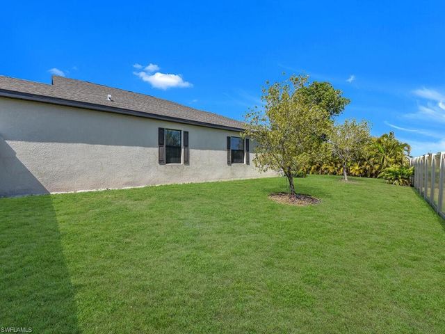 821 SW 17th ST, Cape Coral, FL 33991