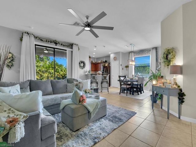 821 SW 17th ST, Cape Coral, FL 33991