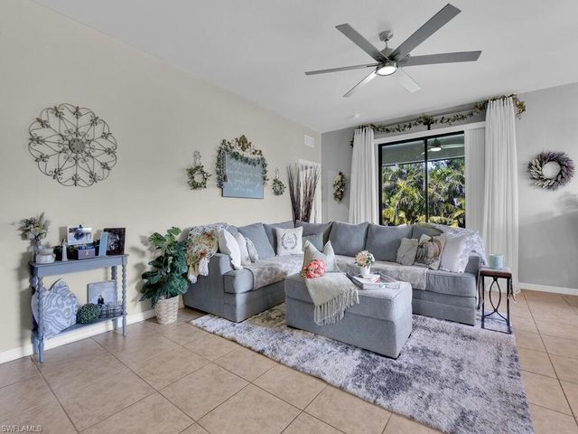 821 SW 17th ST, Cape Coral, FL 33991