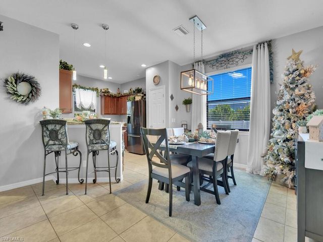 821 SW 17th ST, Cape Coral, FL 33991