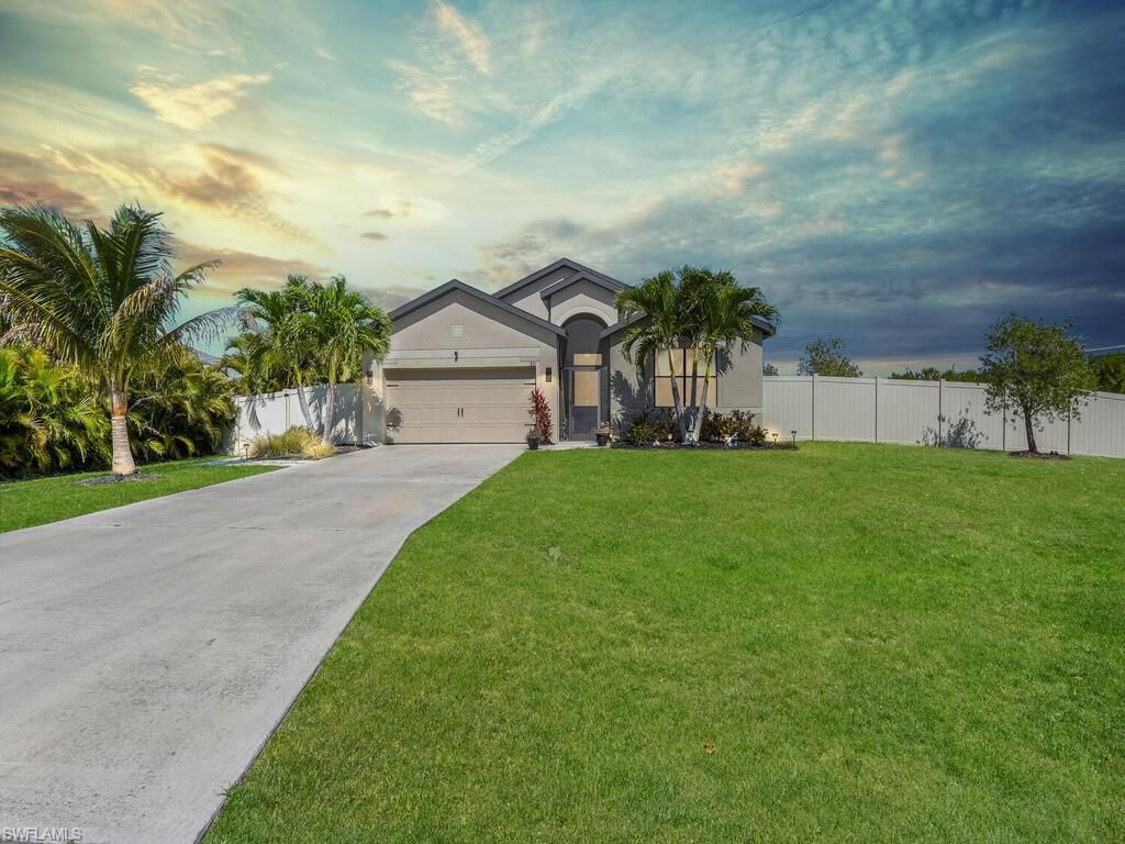 821 SW 17th ST, Cape Coral, FL 33991