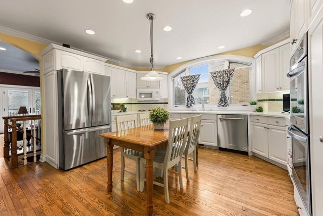 637 E Carlisle AVENUE, Whitefish Bay, WI 53217