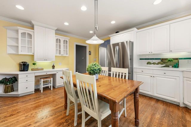 637 E Carlisle AVENUE, Whitefish Bay, WI 53217