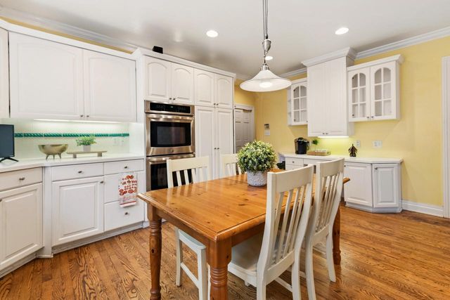 637 E Carlisle AVENUE, Whitefish Bay, WI 53217