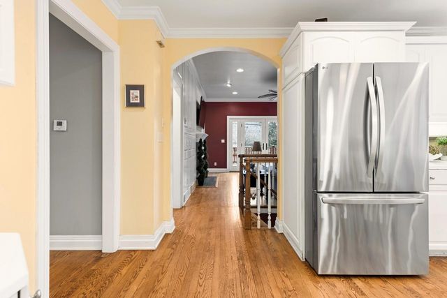 637 E Carlisle AVENUE, Whitefish Bay, WI 53217