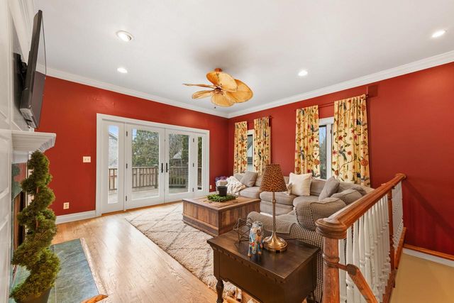 637 E Carlisle AVENUE, Whitefish Bay, WI 53217