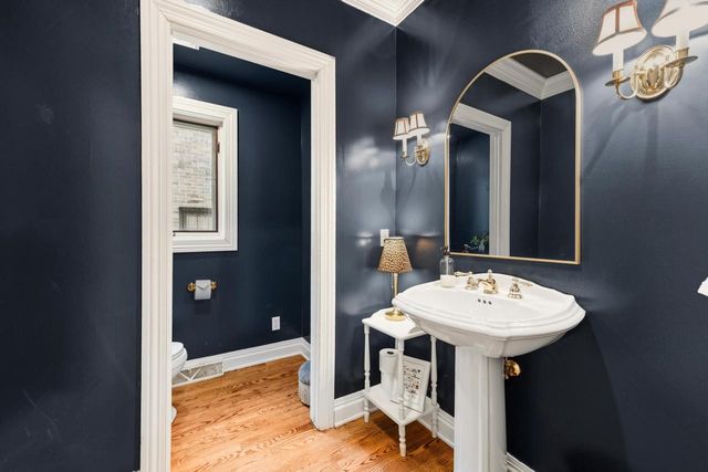 637 E Carlisle AVENUE, Whitefish Bay, WI 53217