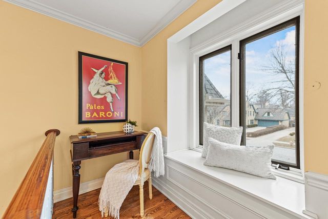 637 E Carlisle AVENUE, Whitefish Bay, WI 53217