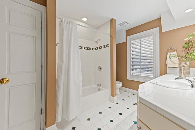 637 E Carlisle AVENUE, Whitefish Bay, WI 53217