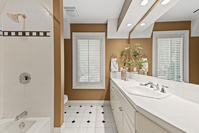 637 E Carlisle AVENUE, Whitefish Bay, WI 53217