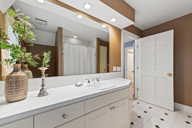 637 E Carlisle AVENUE, Whitefish Bay, WI 53217