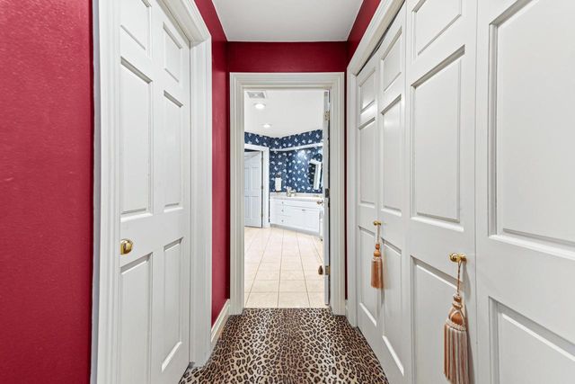 637 E Carlisle AVENUE, Whitefish Bay, WI 53217