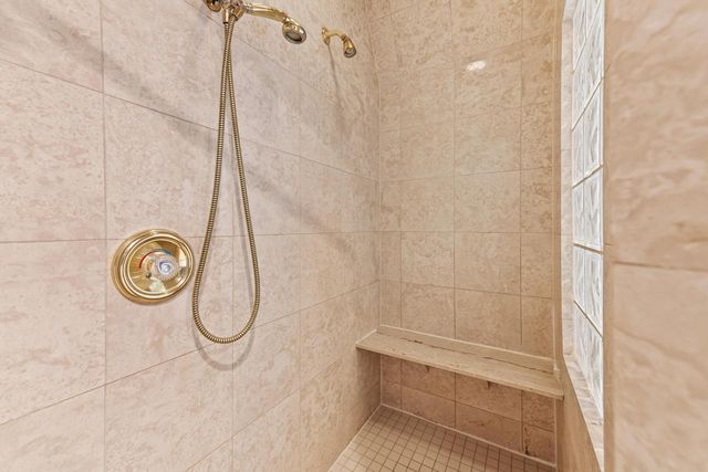 637 E Carlisle AVENUE, Whitefish Bay, WI 53217