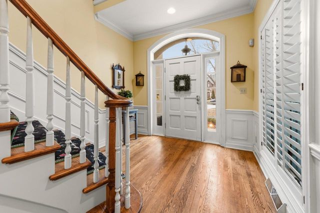 637 E Carlisle AVENUE, Whitefish Bay, WI 53217