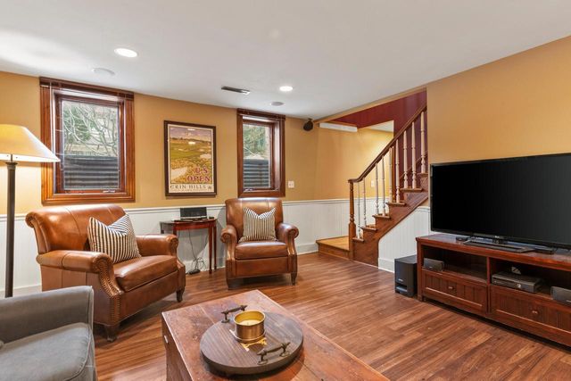 637 E Carlisle AVENUE, Whitefish Bay, WI 53217