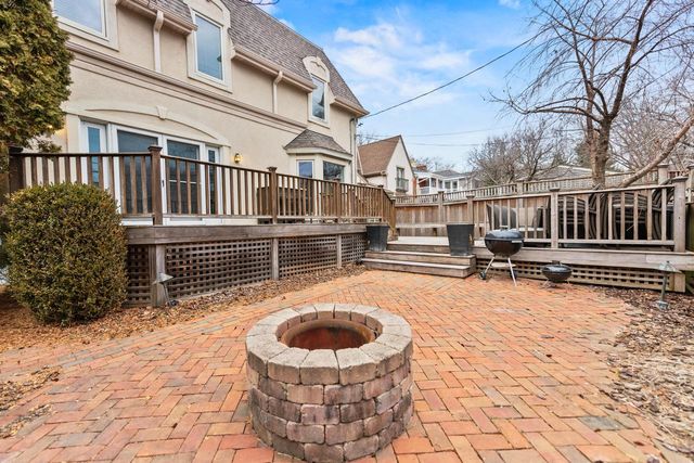 637 E Carlisle AVENUE, Whitefish Bay, WI 53217