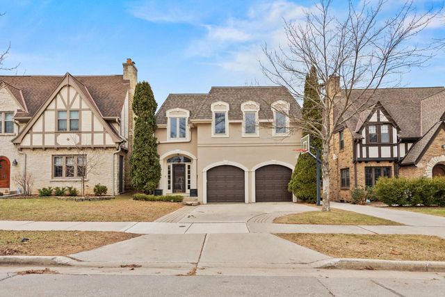 637 E Carlisle AVENUE, Whitefish Bay, WI 53217