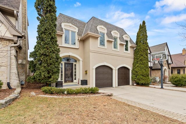 637 E Carlisle AVENUE, Whitefish Bay, WI 53217