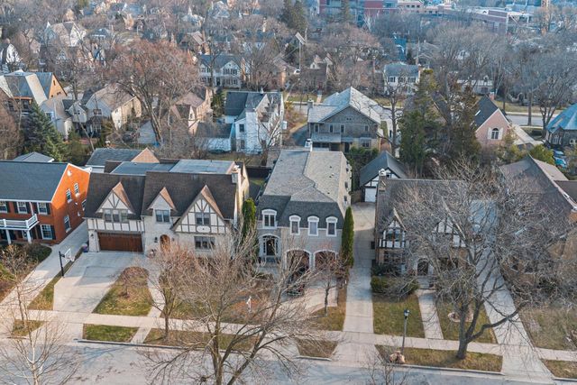 637 E Carlisle AVENUE, Whitefish Bay, WI 53217