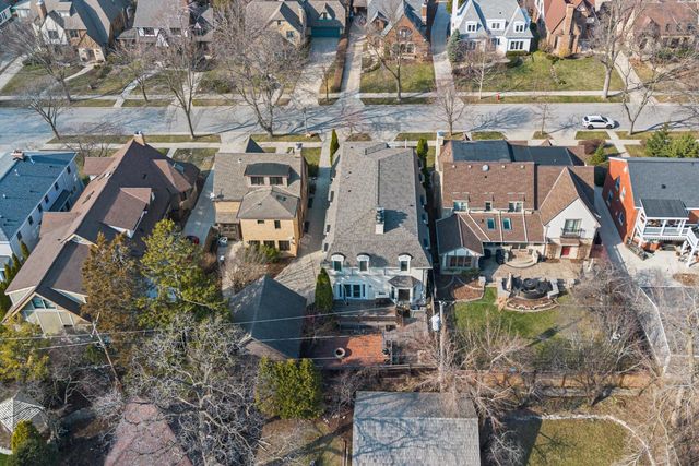 637 E Carlisle AVENUE, Whitefish Bay, WI 53217