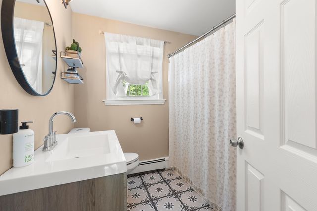 244 River Bank Road, Manchester, NH 03103