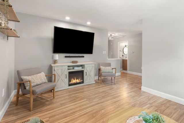 244 River Bank Road, Manchester, NH 03103